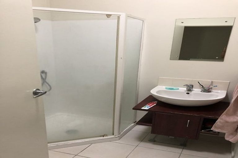 Photo of property in 8/85 Portage Road, New Lynn, Auckland, 0600