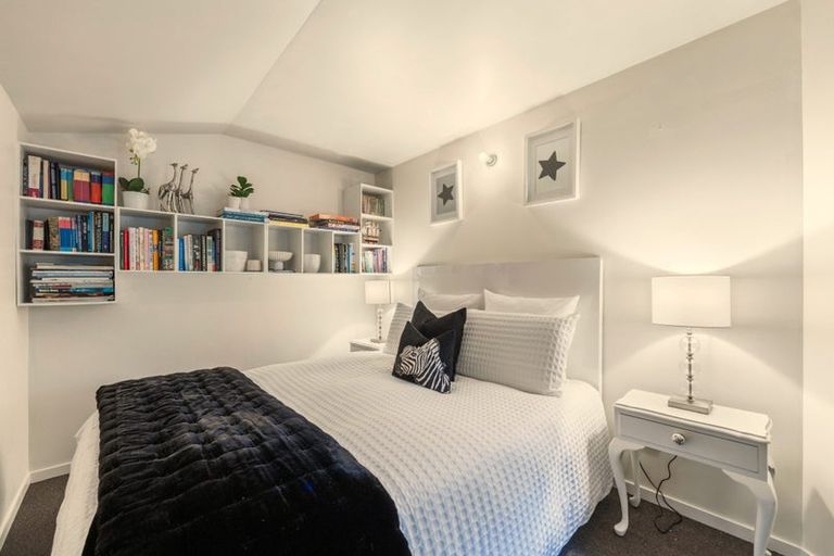 Photo of property in 65 Oregon Drive, Kelvin Heights, Queenstown, 9300