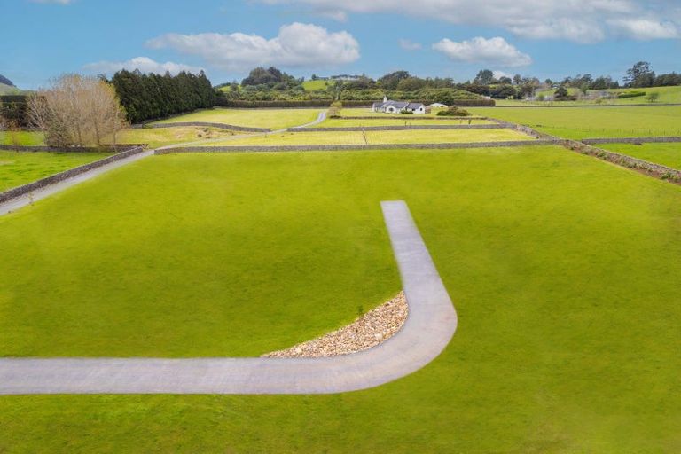 Photo of property in 8 Stonedale Way, Te Kamo, 0185