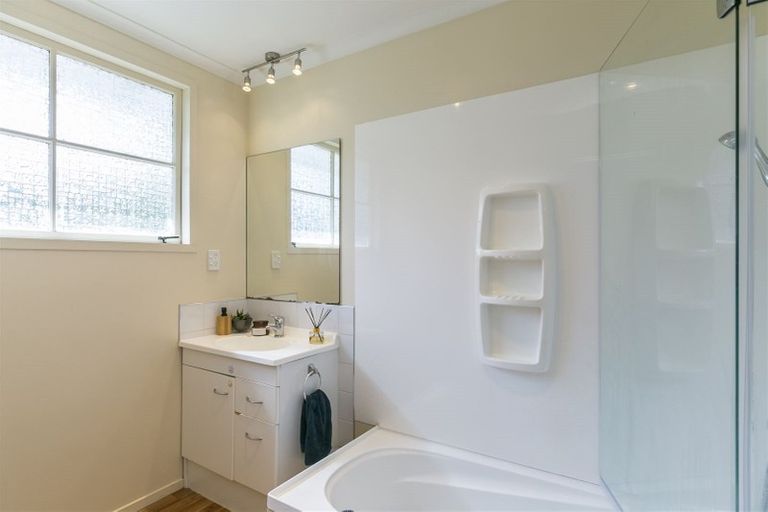 Photo of property in 82 Spinnaker Drive, Whitby, Porirua, 5024