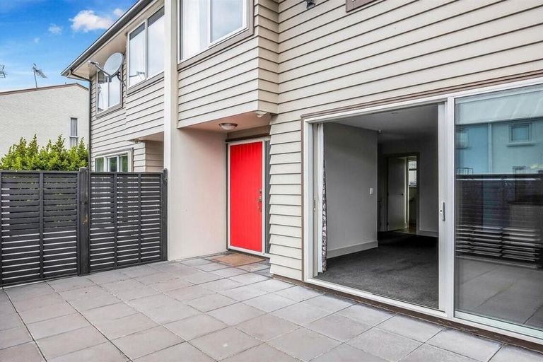 Photo of property in 3/966 Colombo Street, St Albans, Christchurch, 8014