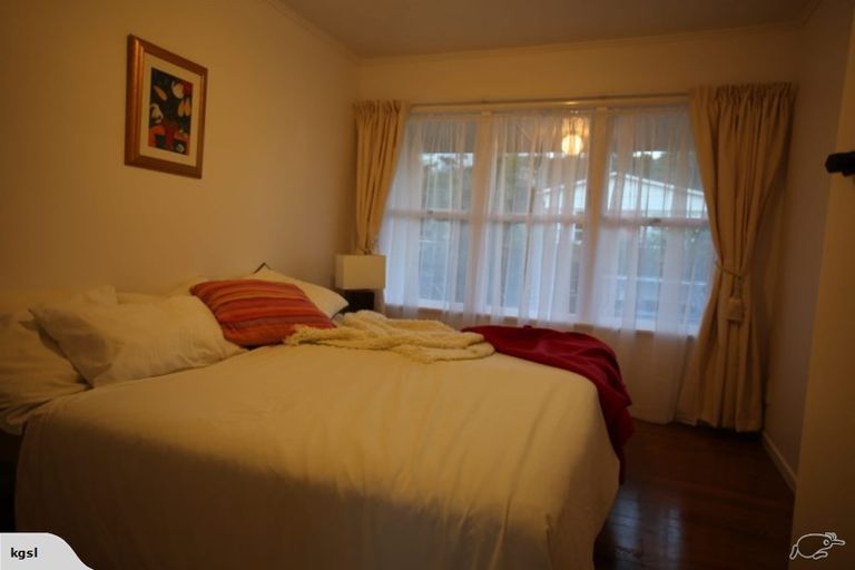 Photo of property in 24 Grendon Road, Titirangi, Auckland, 0604