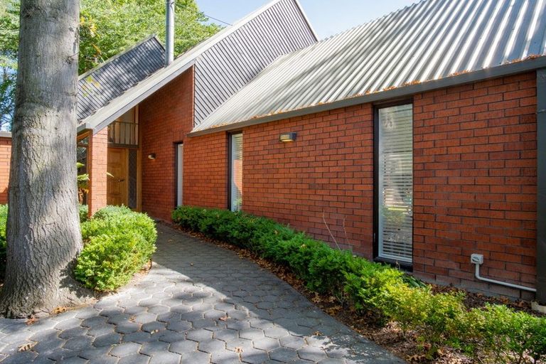 Photo of property in 105 Gardiners Road, Harewood, Christchurch, 8051