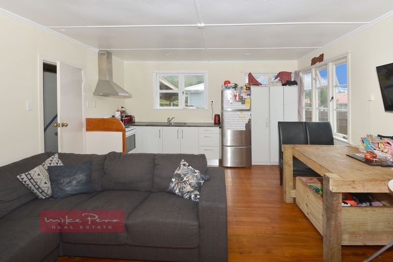 Photo of property in 9 Pukemiro Road, Te Kamo, Whangarei, 0112