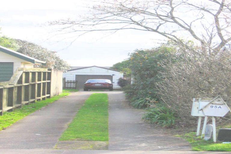Photo of property in 95a Oakfield Crescent, Pukete, Hamilton, 3200