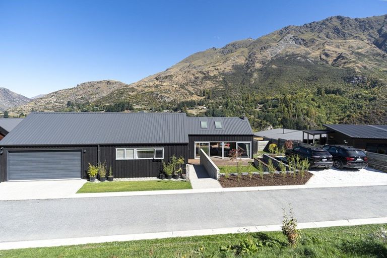 Photo of property in 5 Kincaid Place, Arthurs Point, Queenstown, 9371