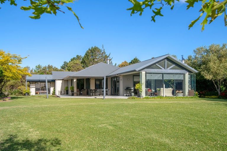 Photo of property in 69a Pipitiwai Drive, Helensville, Kaukapakapa, 0871