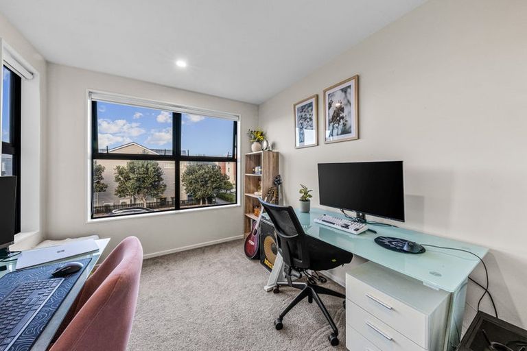 Photo of property in 42 Glidepath Road, Hobsonville, Auckland, 0616