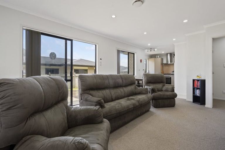 Photo of property in 12a Frederick Place, Whalers Gate, New Plymouth, 4310