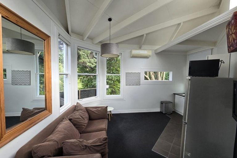 Photo of property in 4 Rangiora Avenue, Kaiwharawhara, Wellington, 6035