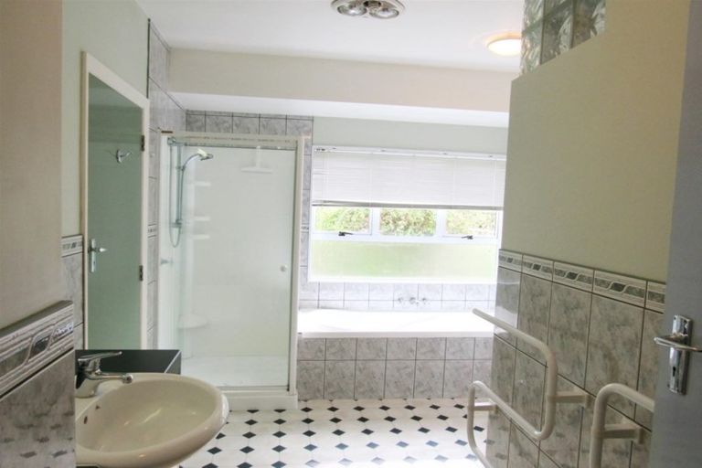 Photo of property in 6 Puriri Street, Hawera, 4610