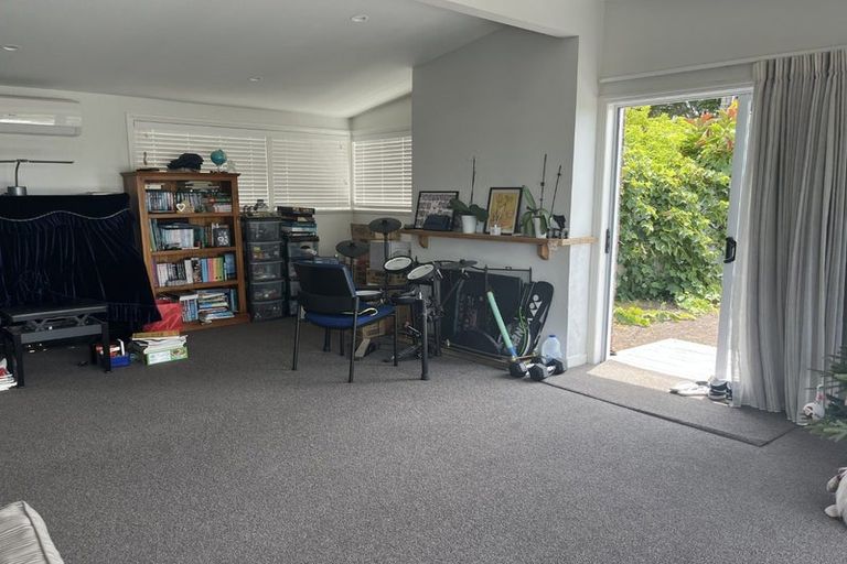 Photo of property in 98 Matipo Road, Mairangi Bay, Auckland, 0630