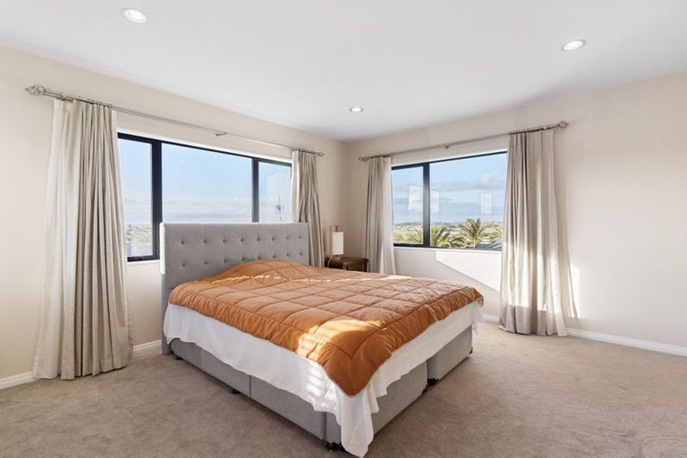 Photo of property in 11 Matisse Drive, West Harbour, Auckland, 0618