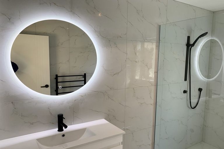 Photo of property in 11 San Ambrosio Rise, Henderson, Auckland, 0612