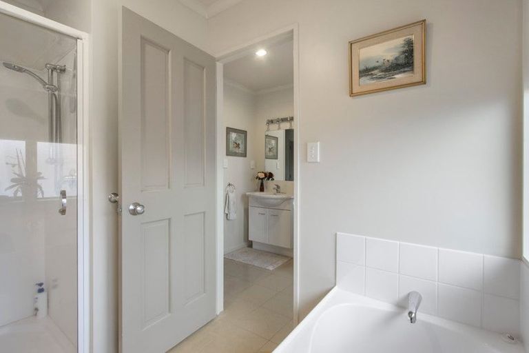 Photo of property in 38 Macmillan Street, Katikati, 3129