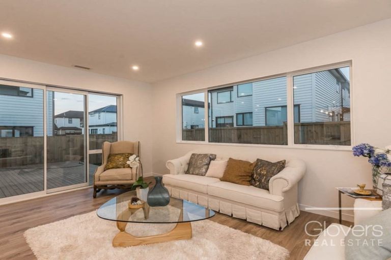 Photo of property in 17 Kearns Drive, Hobsonville, Auckland, 0616