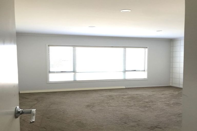 Photo of property in 35 Kristin Lane, Albany, Auckland, 0632