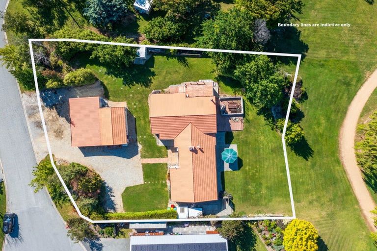 Photo of property in 27 Pisa Moorings Road, Mount Pisa, Cromwell, 9383