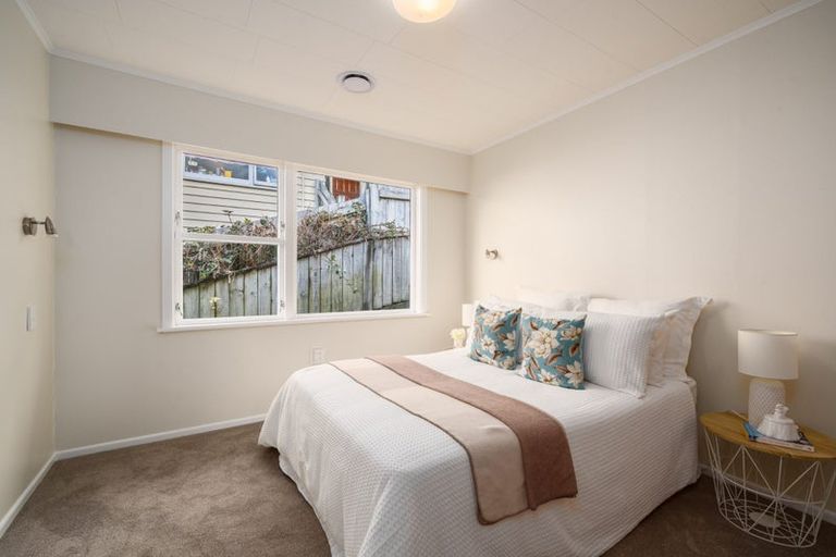 Photo of property in 11 Angell Street, Johnsonville, Wellington, 6037