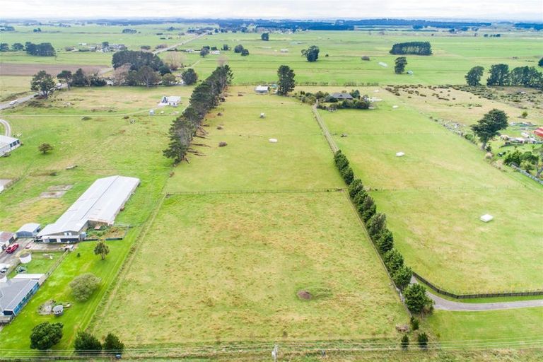 Photo of property in 27 Rangiotu Road, Himatangi, 4477