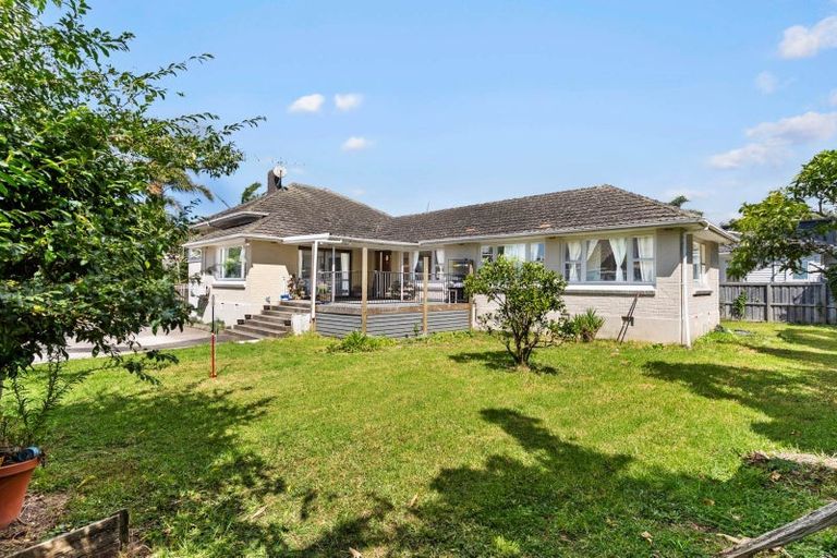 Photo of property in 2/13 Ocean View Road, Hillcrest, Auckland, 0627
