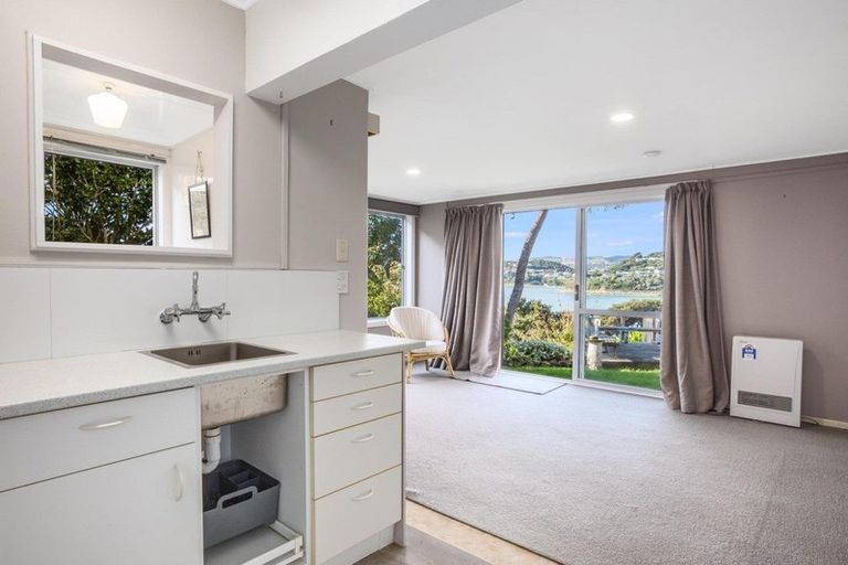 Photo of property in 54 Seaview Road, Paremata, Porirua, 5024