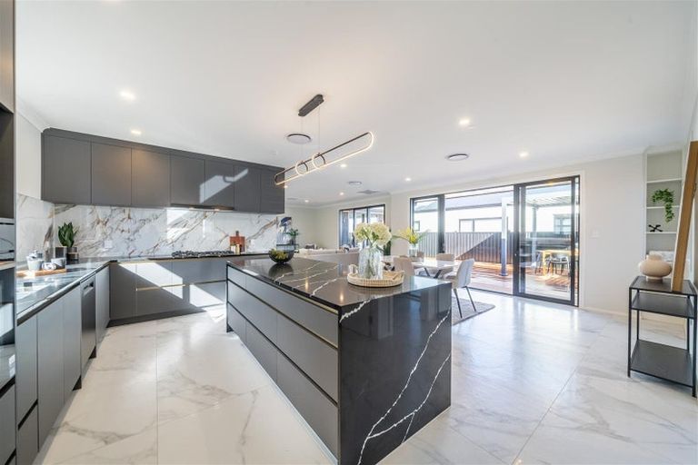 Photo of property in 17 Cynisca Crescent, Wallaceville, Upper Hutt, 5018