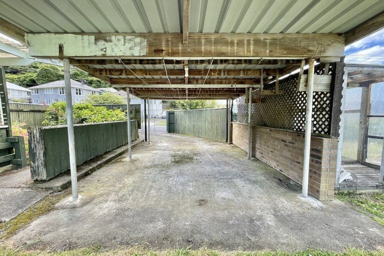Photo of property in 5 Ingram Street, Naenae, Lower Hutt, 5011