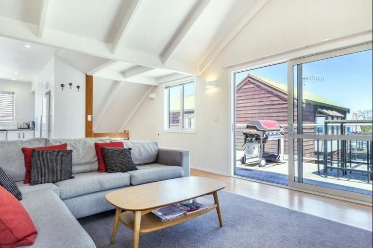 Photo of property in 112 Lake Terrace, Taupo, 3330