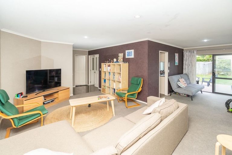 Photo of property in 16 Ravenscourt Place, Huntington, Hamilton, 3210