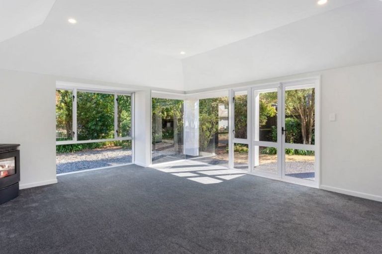 Photo of property in 24 Millcroft Place, Parklands, Christchurch, 8083
