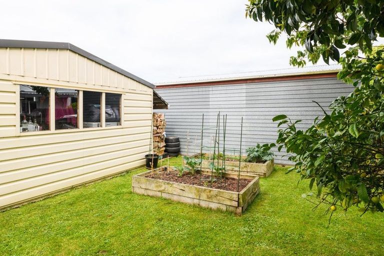 Photo of property in 25 Edgeware Road, Palmerston North, 4410