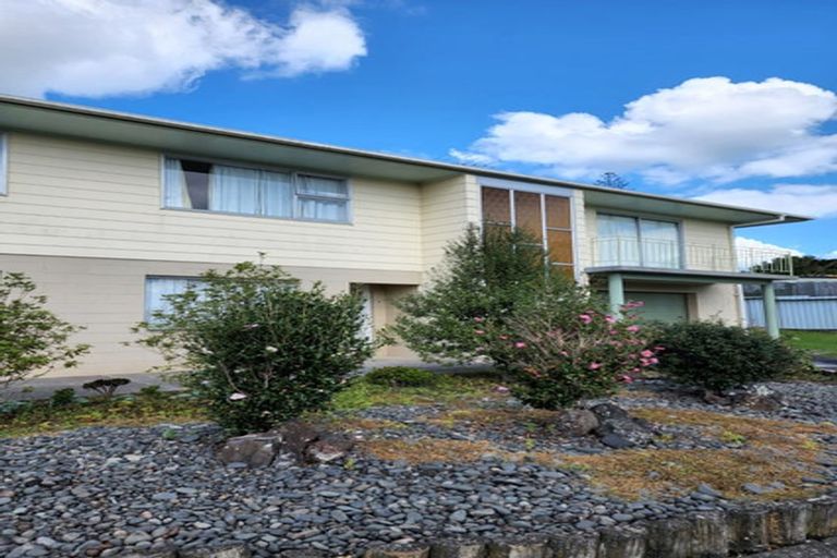 Photo of property in 2/35 Paramu Avenue, Birkdale, Auckland, 0626