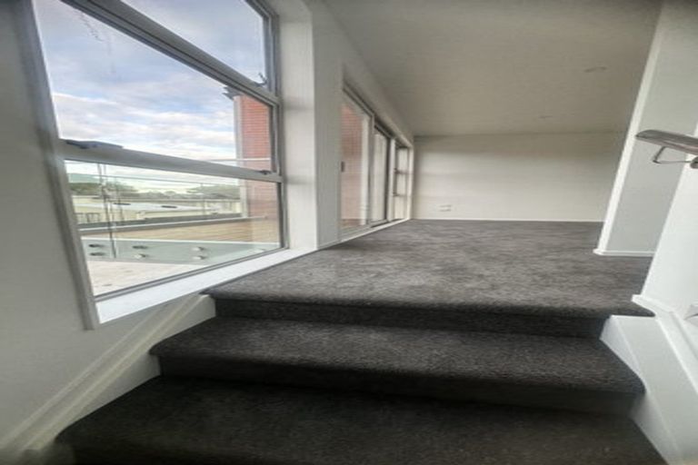 Photo of property in 14b Sunlands Drive, Manurewa, Auckland, 2102