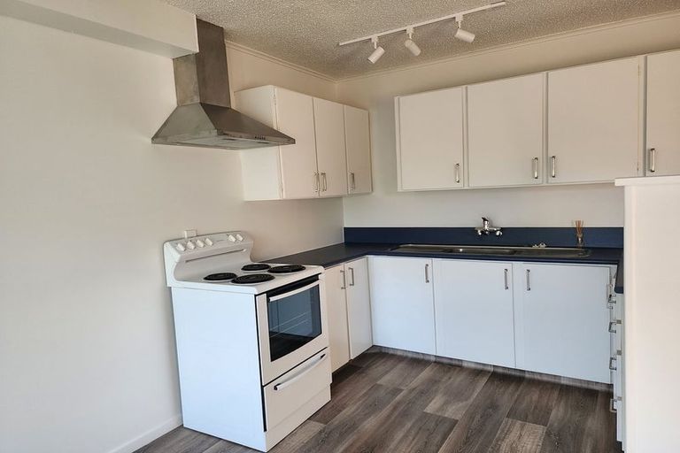 Photo of property in 9/83 Lake Road, Devonport, Auckland, 0622