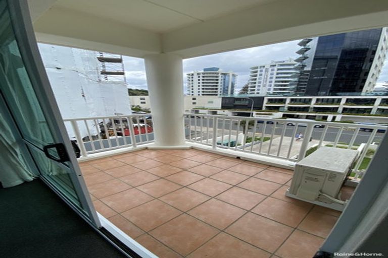 Photo of property in 12 Maunganui Road, Mount Maunganui, 3116