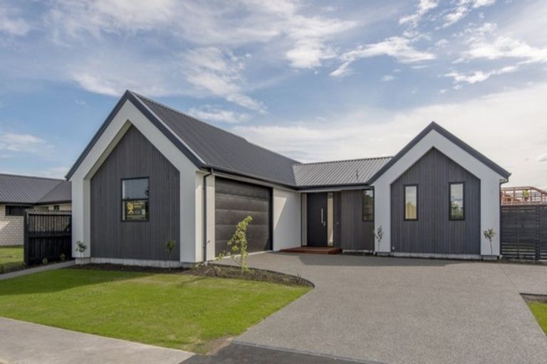 Photo of property in 32 Fearne Drive, Woodend, 7610