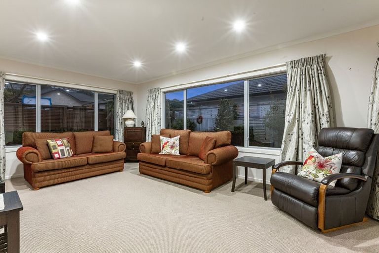 Photo of property in 19 Tongariro Drive, Aotea, Porirua, 5024