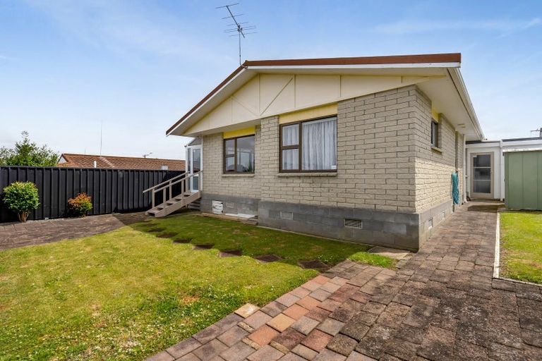Photo of property in 19a Tukapa Street, Westown, New Plymouth, 4310