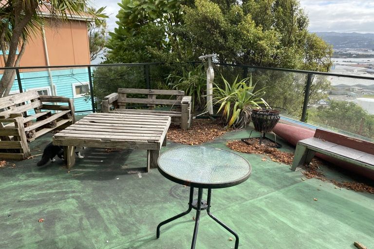 Photo of property in 21 Nikau Road, Point Howard, Lower Hutt, 5013