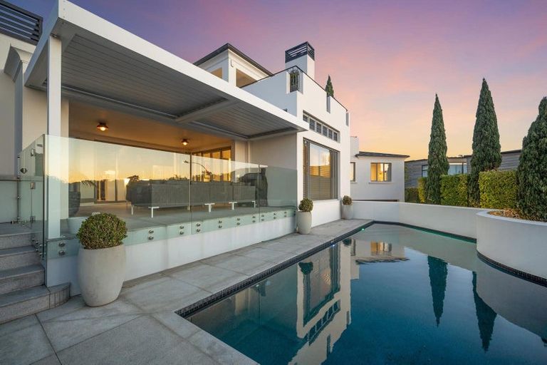 Photo of property in 1 Arthur Crescent, Hauraki, Auckland, 0622