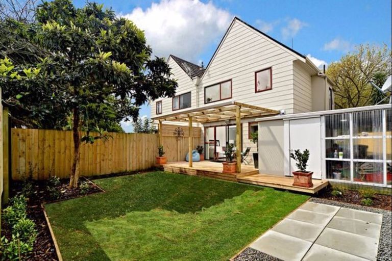 Photo of property in 10/19a Gray Avenue, Mangere East, Auckland, 2024