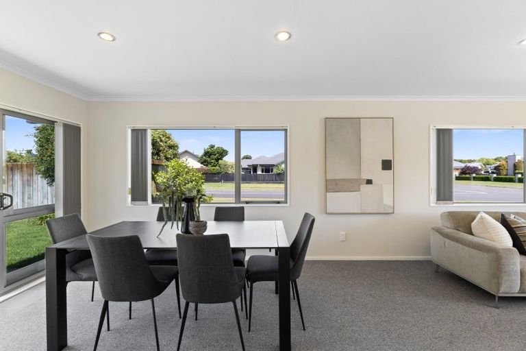 Photo of property in 21 Madison Street, Cambridge, 3434