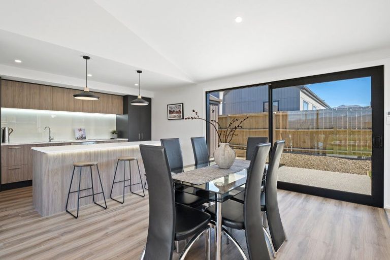 Photo of property in 5 Merivale Avenue, Wanaka, 9305