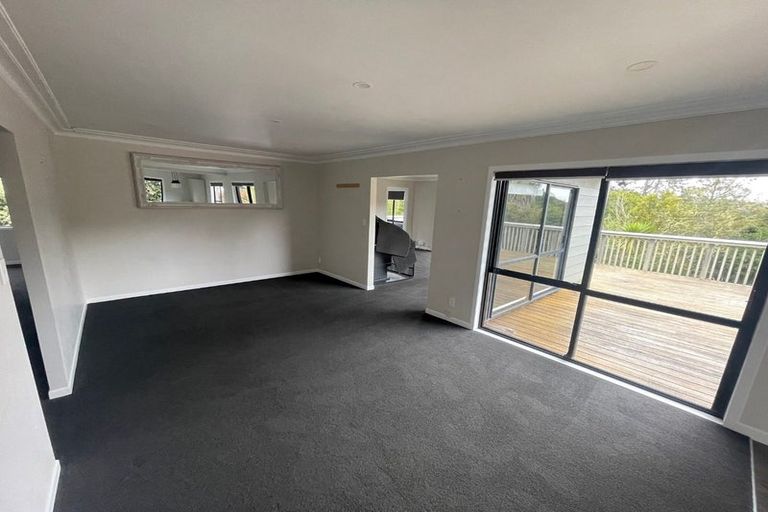 Photo of property in 2/28 Coroglen Avenue, Birkenhead, Auckland, 0626
