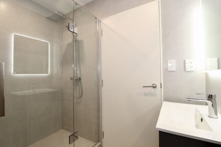 Photo of property in 3c Wilbur Place, Pakuranga Heights, Auckland, 2010