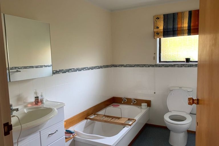 Photo of property in 75 Omapere Street, Whitby, Porirua, 5024