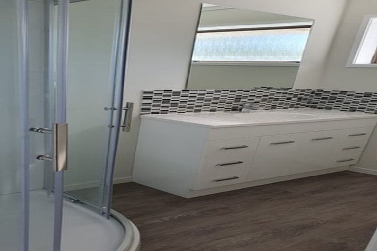 Photo of property in 1/8 Gibson Road, Tuakau, 2121