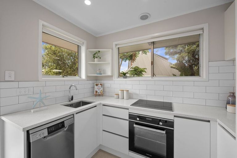 Photo of property in 1/38 Nile Road, Milford, Auckland, 0620