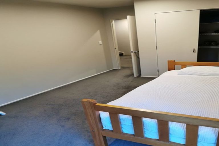 Photo of property in 100d Karepa Street, Brooklyn, Wellington, 6021